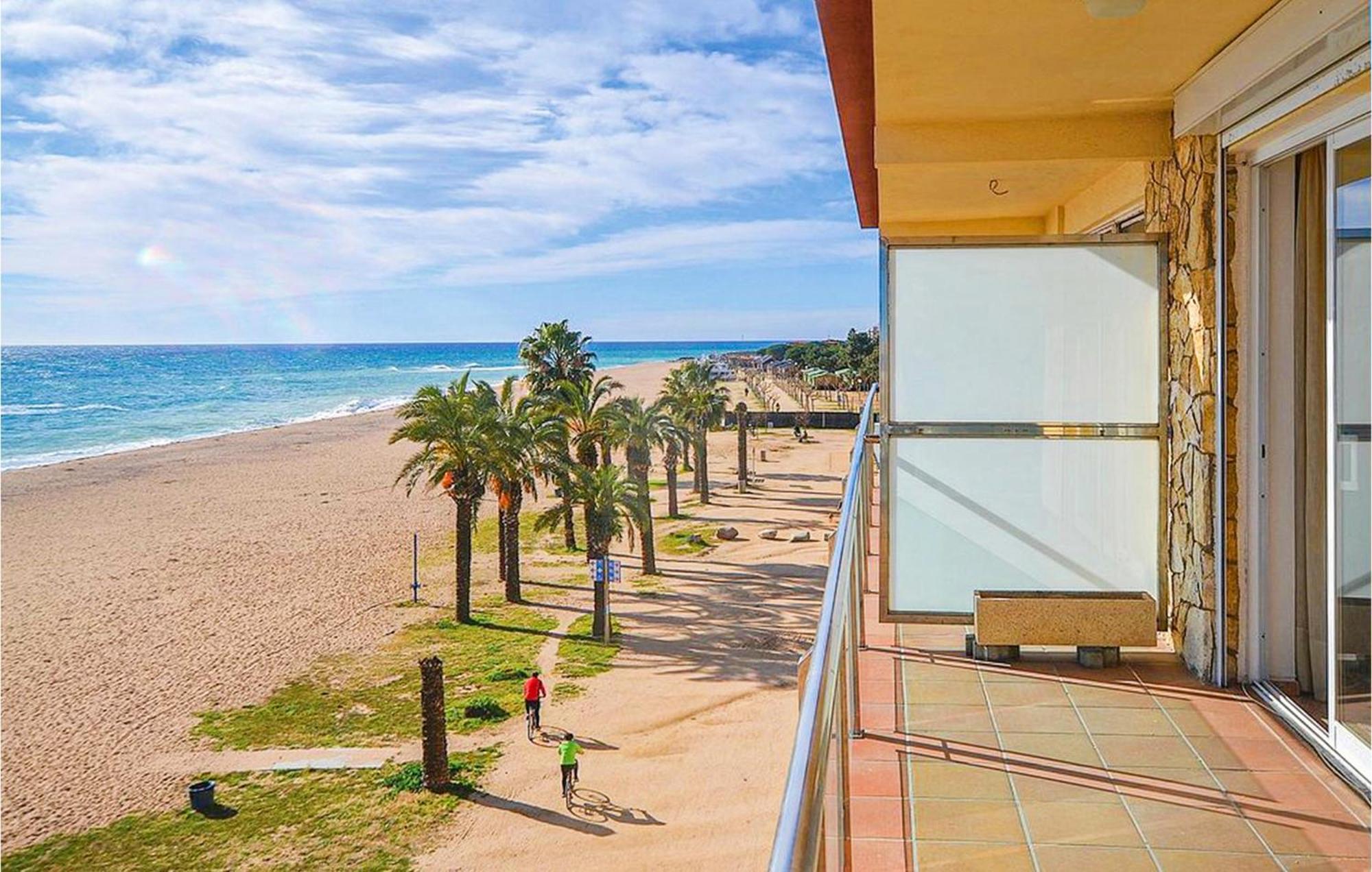 Awesome Apartment In Santa Susanna With Kitchen Eksteriør bilde